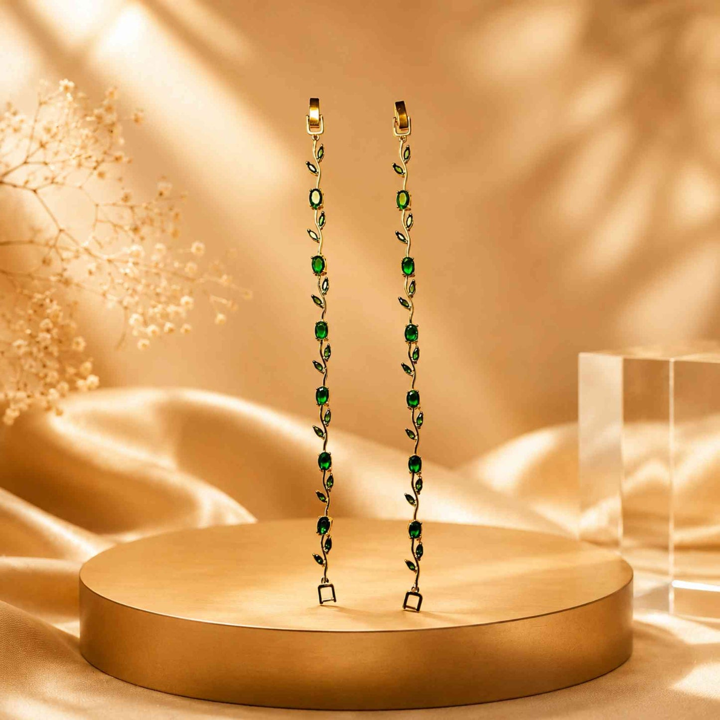 Zarova Minimalist Leaf Bracelet - Premium Tarnish-Free Jewelry